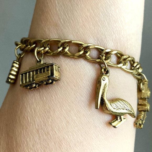 Fun vintage New Orleans charm bracelet - Picture 5 of 6